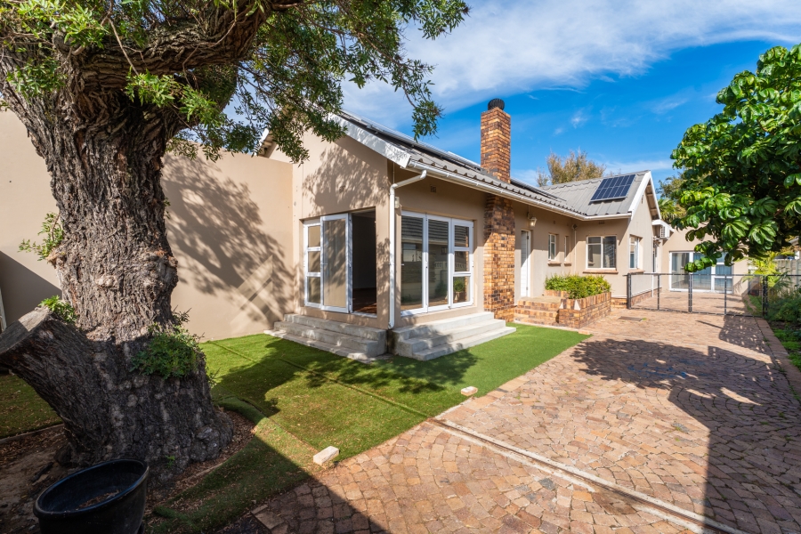 To Let 2 Bedroom Property for Rent in Lochnerhof Western Cape